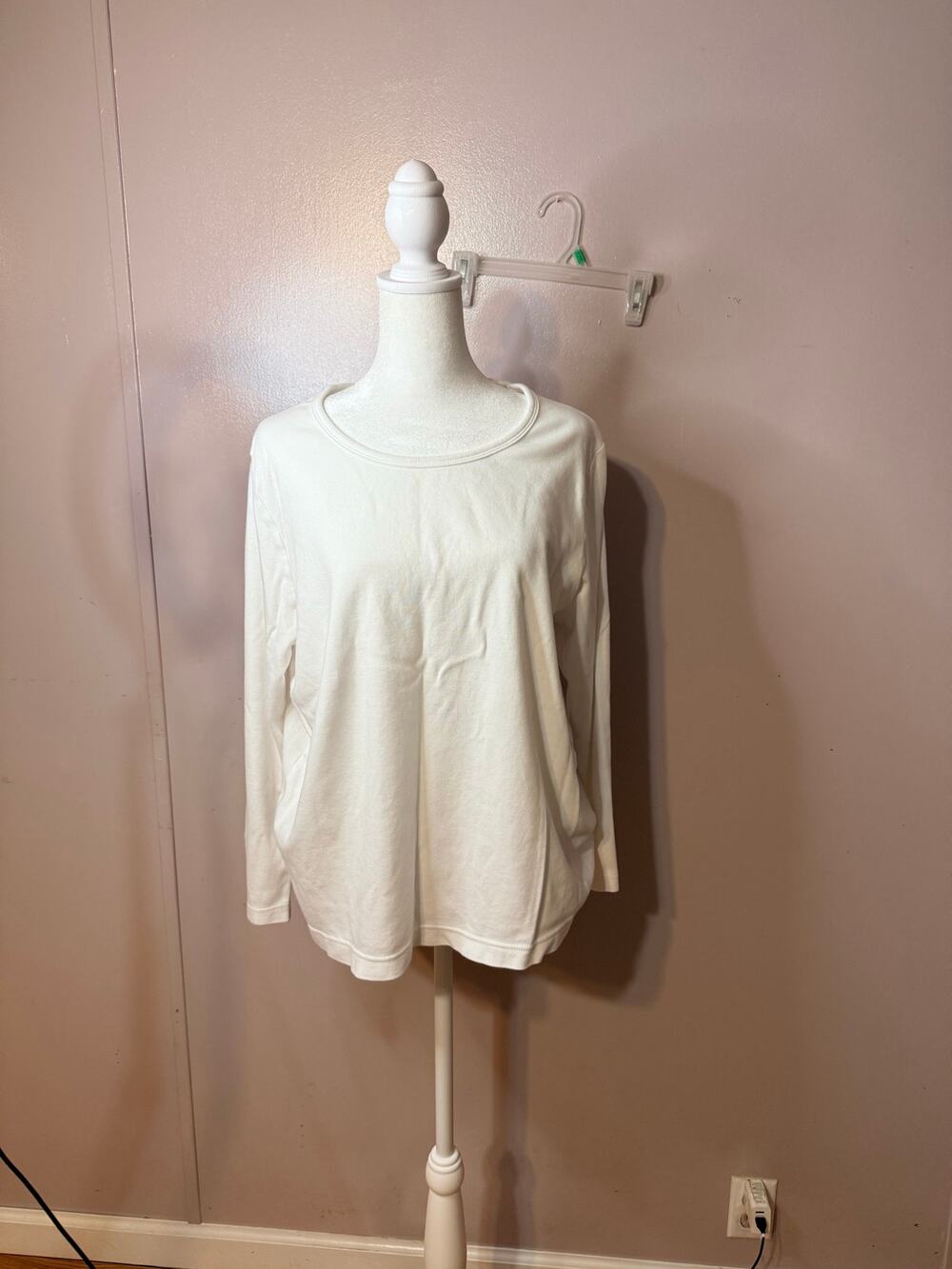 White Stag white long-sleeve crewneck tee size 1X (16 W)